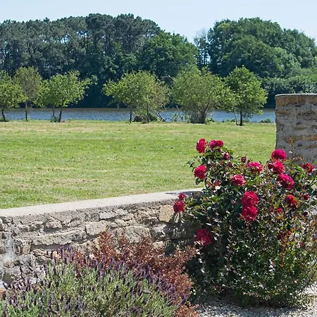 Bed & Breakfast Domaine De Kerbillec