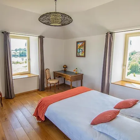Domaine De Kerbillec Bed & Breakfast Theix