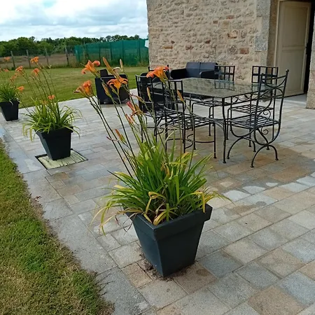 Bed & Breakfast Domaine De Kerbillec Theix